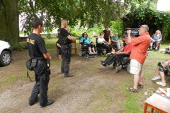 Psovodi-Policie-CR-mezi-vozickari-20.7.2017-02